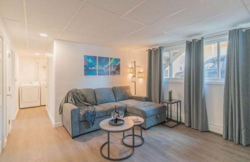 Fairbanks Apartment | Executive Work Space With Modern Charm
