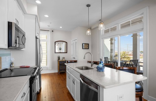 Atlantic Beach House | Exhibit E- Pet Friendly Townhome in Atlantic Beach