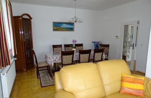 Nordhausen Apartment | Exklusive Ferienwohnung für 5 Personen ca 100 m im EG