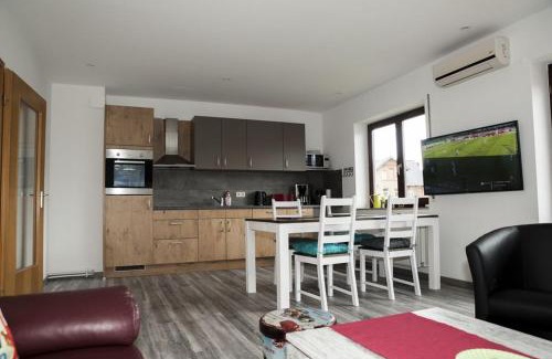 Einbeck Apartment | EXKLUSIVE Ferienwohnung mit Balkon, 2 Schlafzimmer im HAUS SERTÜRNER