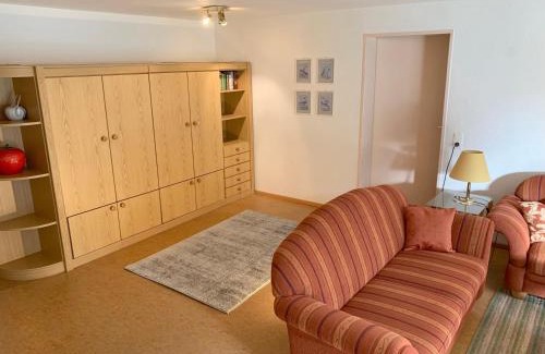 Allmannsdorf Apartment | Exklusive Lage - Wohnung mit schönem Garten - Hämmerle Yellow