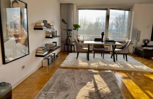 Golzheim Apartment | Exklusiver Rheinblick Messe Parken Luxus 10 Personen