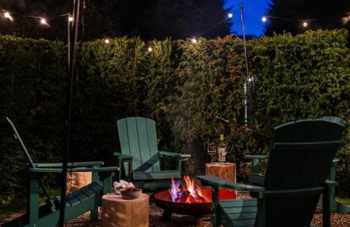 Schonach im Schwarzwald House | Exklusives Ferienhaus am Waldrand mit Whirlpool und Sauna