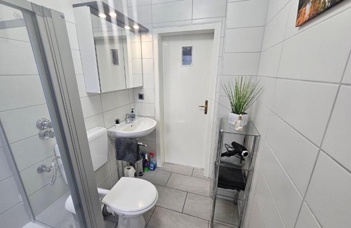 Wesertor Apartment | Exklusives und helles Dachgeschoss-Apartment No 3 im Zentrum von Kassel, schnelles 1Gbit Internet, Geschirrspüler, Boxspringbetten