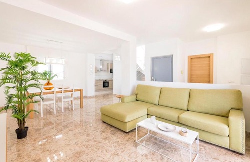 Torre de Benagalbon Apartment | Exlusivo Chalet Benagalbón