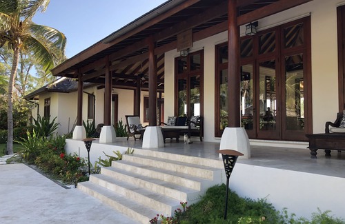 Savannah Sound House | Exotic Beachfront Home ~ Exclusive Windermere Island, Eleuthera