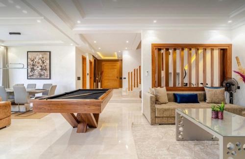 Ouahat Sidi Brahim Villa | Exotic villa-VIP-family only -housekeeper ,Billard,ping-pong,piscine privée