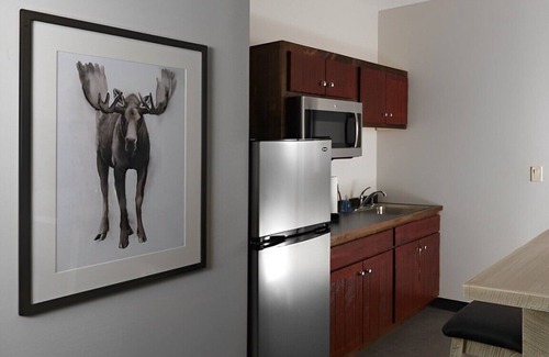 Broken Arrow Hotel | Expanded Stay King, Stoney Creek Broken Arrow, Living Room | 4 Units