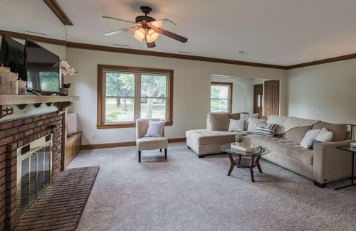 Des Moines Apartment | Expansive 3Bed 2Bath Apt in Heart of Des Moines