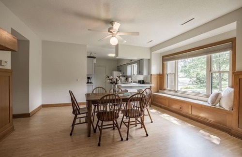 Des Moines Apartment | Expansive 3Bed 2Bath Apt in Heart of Des Moines