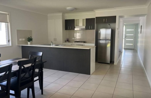 Andergrove House | Expansive 4-Beds & 2 Baths House