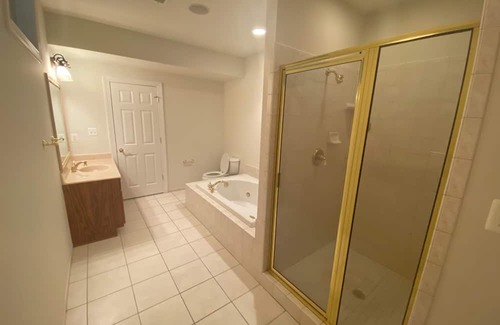 Purcellville Villa | Expansive 6000 sq ft Villa w/Hot Tub, Fire Pit & 15+ acres