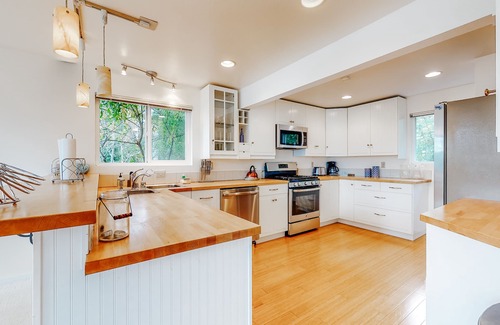 Freeland House | Expansive bayfront, family-friendly home with direct Holmes Harbor access