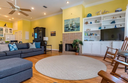 Dauphin Island House | Expansive Bayside Beach house, hot tub - Ricky MOS' Island Oasis