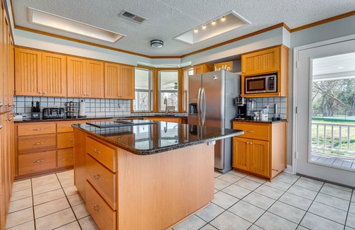 Oatmeal House | Expansive Bertram Retreat w/Pool, on 28 Acres!