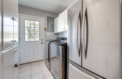 Oatmeal House | Expansive Bertram Retreat w/Pool, on 28 Acres!