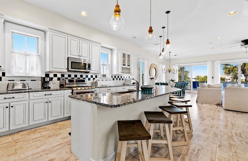 Sunnyside House | Expansive, dog-friendly home with shared pool, two washer/dryers, & central AC