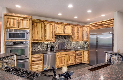 Peak 8 House | Expansive elegance at base of Peak 8, 6 en-suites, 9 fireplaces, game tables, hot tub!