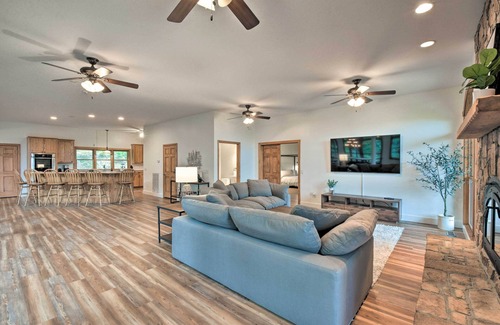 Unaka House | Expansive Home on 16 Acres w/Smoky Mountain Views