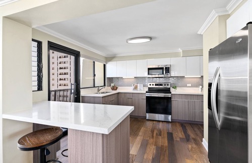 Waikiki Condo | Expansive Lanai w/ 360 View - Walk to Waikiki Beach