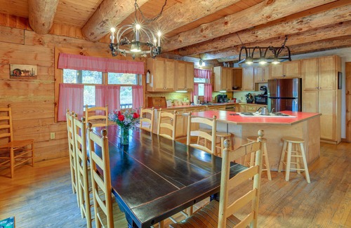 Nebo Cabin | Expansive, Pet-Friendly Ceres Retreat on 120 Acres