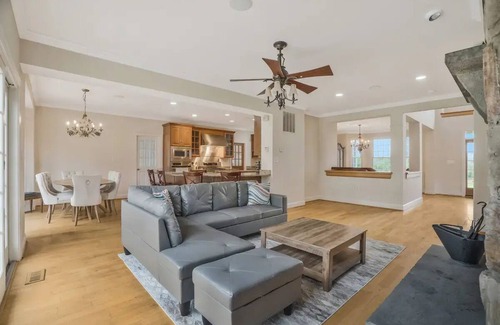 Purcellville House | Expansive Villa w/Hot Tub, Fire Pit, Sleeps 22
