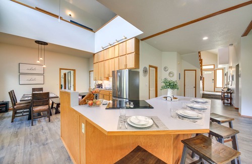 Sagle House | Expansive Waterfront Escape w/Kayaks + SUPs!
