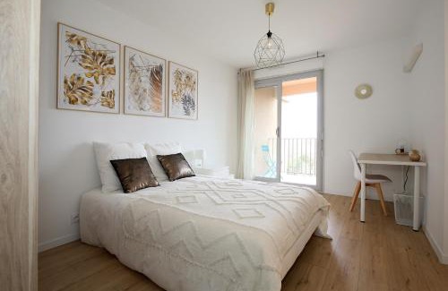 Croix de Pierre Apartment | expat renting - Les Oustalous - Piscine - Parking