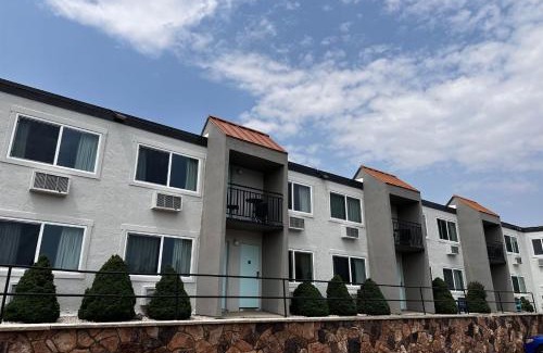 Estes Park Hotel | Expedition Lodge Estes Park at Rocky Mtn National Park