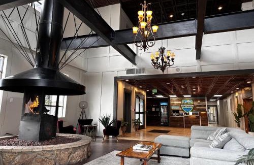 Estes Park Hotel | Expedition Lodge Estes Park at Rocky Mtn National Park