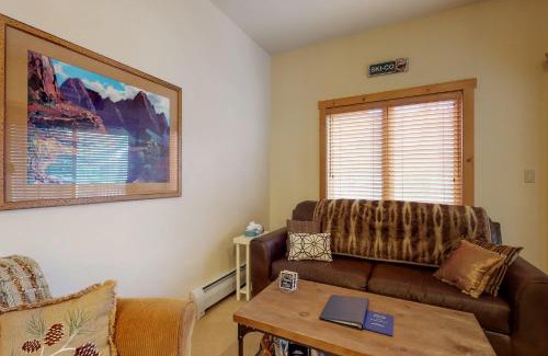 River Run Apartment | Expedition Station 8615