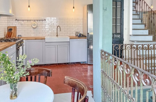 Saint-Nazaire-de-Ladarez House | Experience the charm of the south of France in this vacation home with a warm atmosphere.