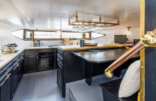 Villeneuve-la-Garenne Boat Rental | EXPERIENCE THE PARIS OLYMPIC GAMES ON THE SEINE RIVER!n