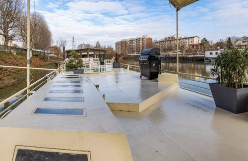 Villeneuve-la-Garenne Boat Rental | EXPERIENCE THE PARIS OLYMPIC GAMES ON THE SEINE RIVER!n
