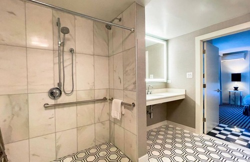 Norma Triangle Hotel | Experience a Luxurious Stay with Rooftop Swimming Pool, Pet-friendly Property!