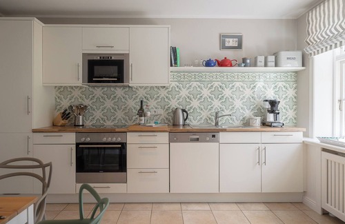 Oldsum House | "Experience a luxurious vacation at Aggas Hüs - your retreat in Oldsum!"