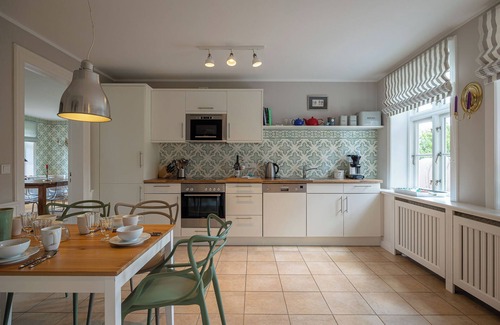 Oldsum House | "Experience a luxurious vacation at Aggas Hüs - your retreat in Oldsum!"