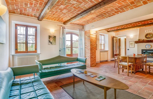 Belveglio House | Experience a vacation in Piedmont in this vacation home with panoramic view in Belveglio.