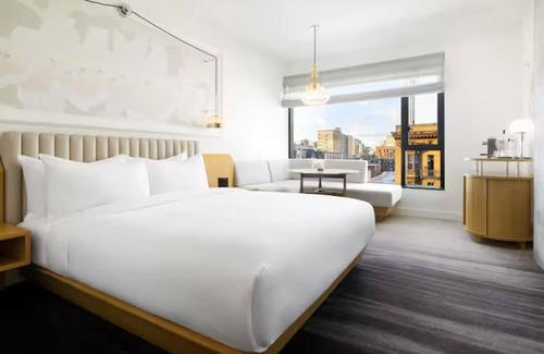 Tenderloin Hotel | Experience Art and Comfort, Central San Francisco Room – Near Iconic Attractions