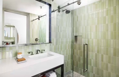 Tenderloin Hotel | Experience Art and Comfort, Central San Francisco Room – Near Iconic Attractions