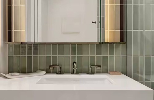Tenderloin Hotel | Experience Art and Comfort, Central San Francisco Room – Near Iconic Attractions