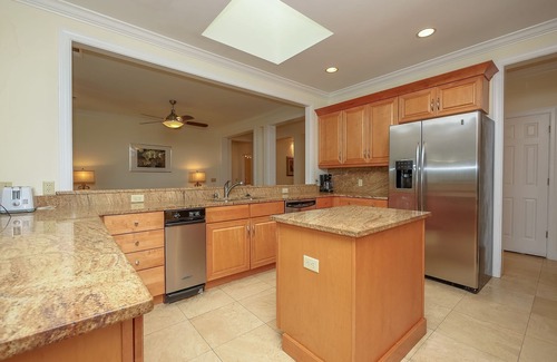 Palmetto Dunes House | Experience autumn specials! Ask about discounts. 5BR, private backyard & pool.