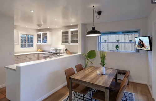 West Mesa House | Experience Coastal Elegance-Retreat Awaits in Santa Barbara's Charming Enclavenn