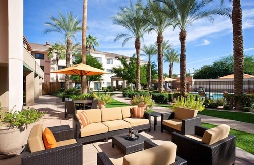Chandler Apartment | Experience Hot Air Balloon Ride! Relaxing Unit w/Pool View! Outdoor Pool