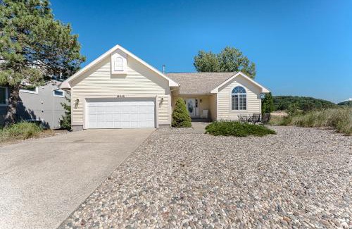 Spring Lake House | Experience lakeside luxury at Sunset Cove, a spacious 5-bedroom home