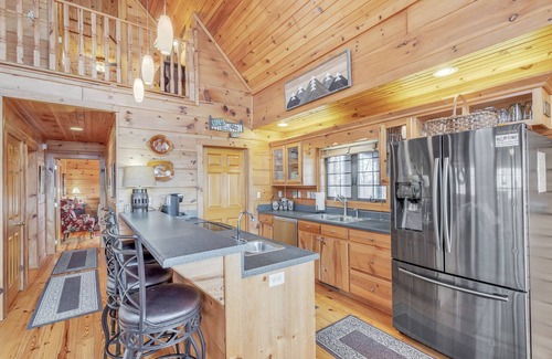 Lynn Cabin | Experience Luxury at The Sanctuary in Hendersonville