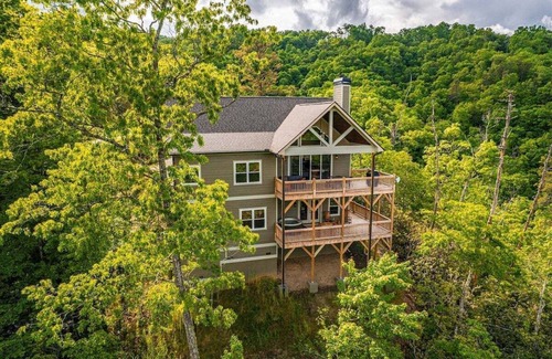 Bryson City House | Experience luxury at Fontana Grace