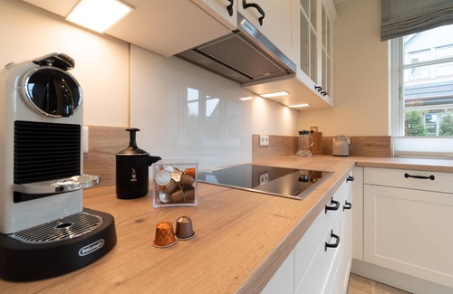 Midlum House | "Experience luxury and relaxation at Caras Hus - your dream vacation starts here!"