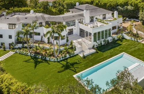 Brentwood House | Experience luxury living in this private city-to-ocean view estate nestled in Mandeville Canyon