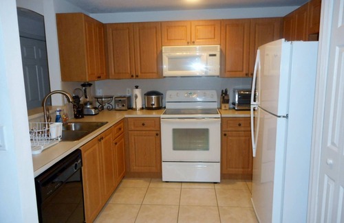 Doral Condo | Experience Miami in a lovely 2/2 condo unit in Doral